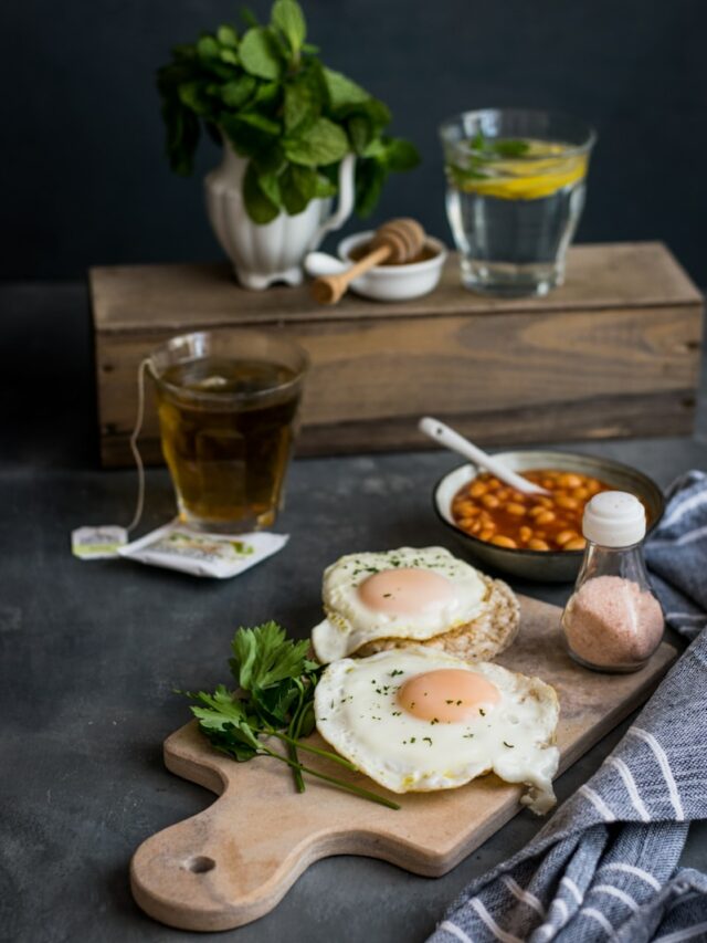 7 Dangerous Side Effects of Eating Too Many Eggs